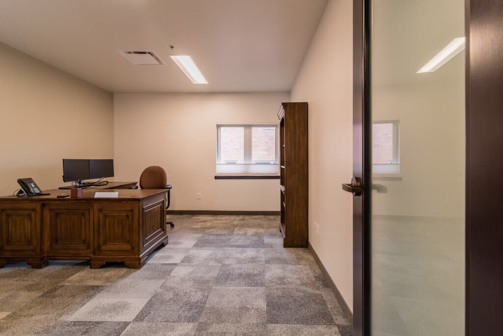 215 Mathews Office Building - Image 9