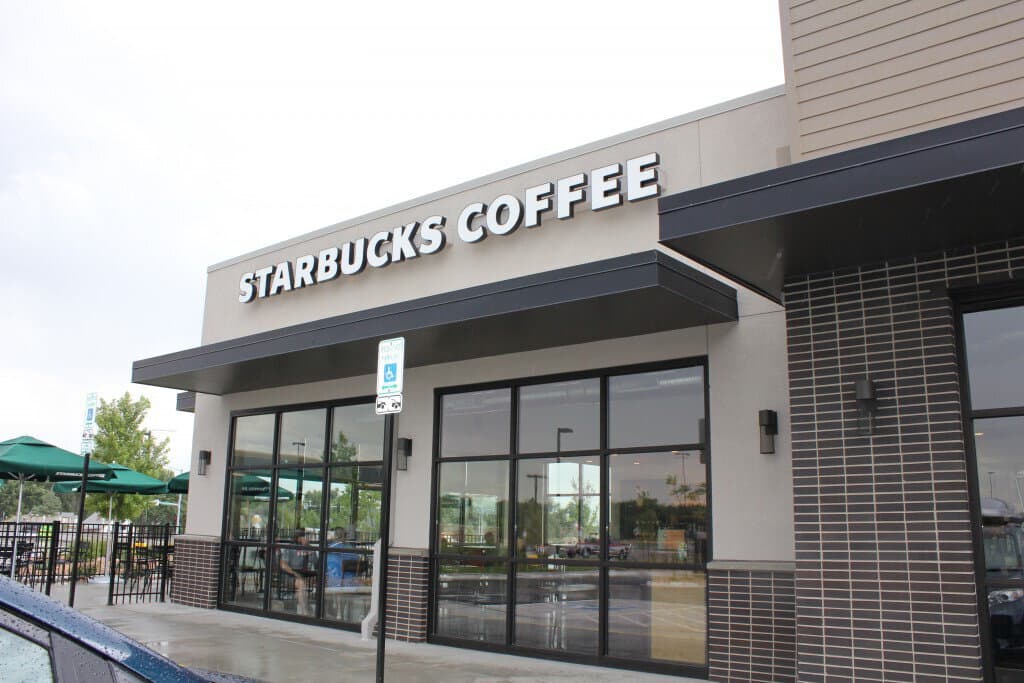 Starbucks Timnath - Image 3