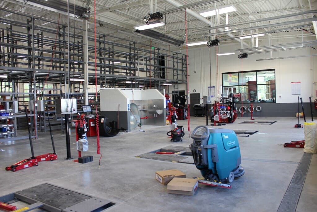 Les Schwab Tires - Image 10