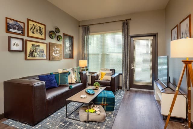 Union on Plum Apartments - Image 3