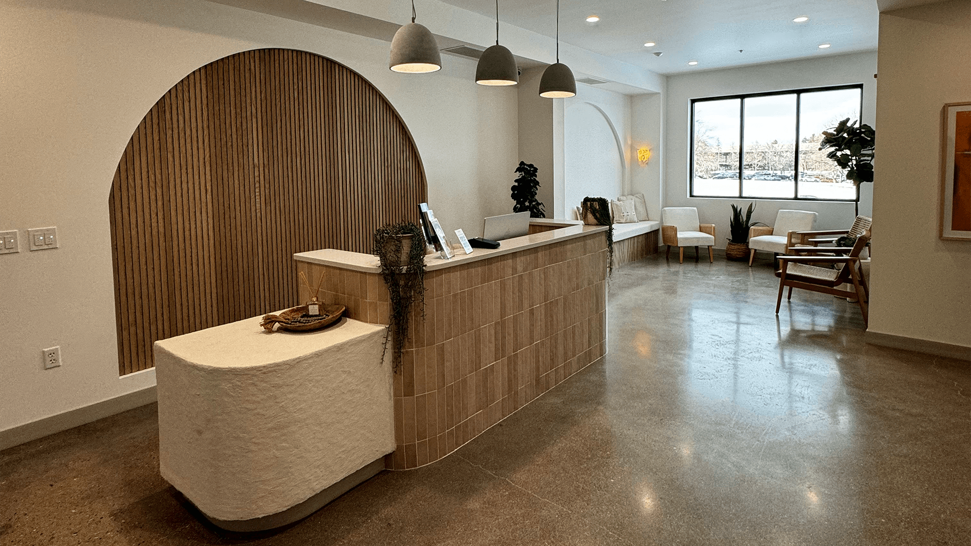 The Luxe Room - Image 2