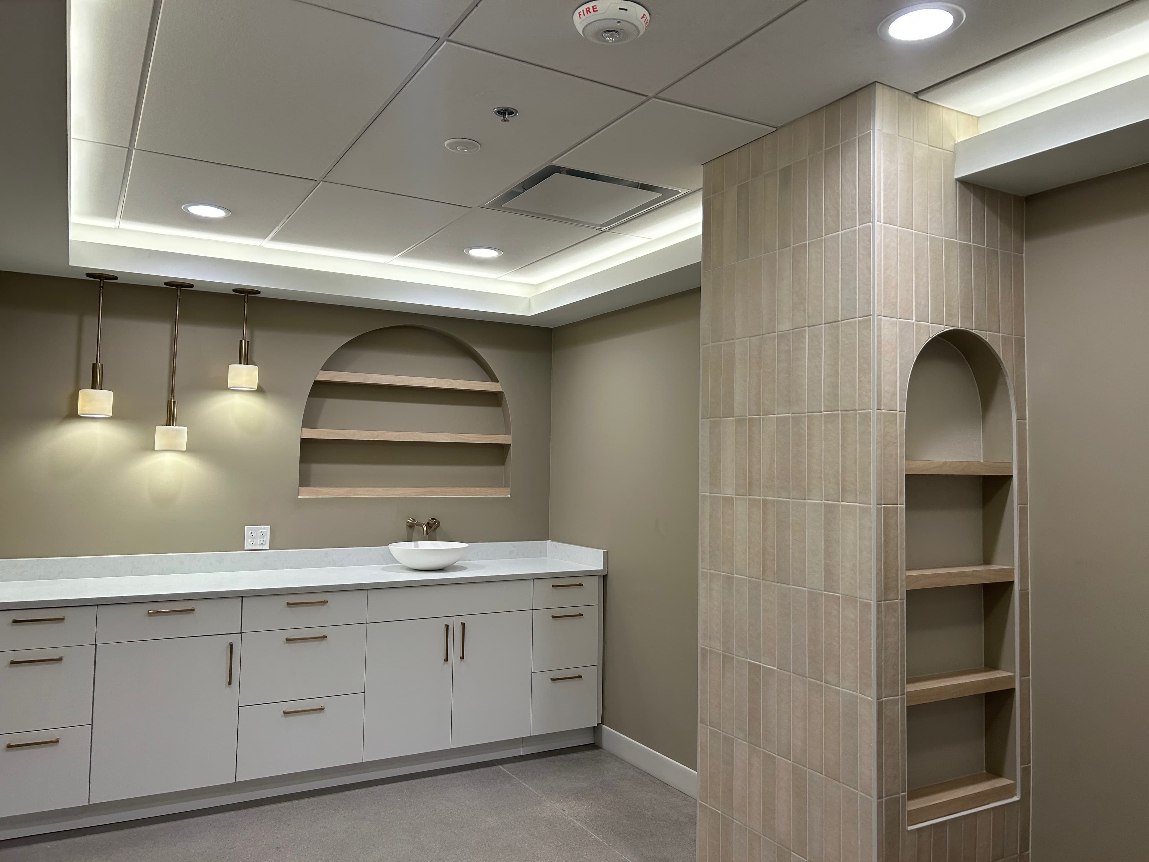The Luxe & Lads Room - Image 3