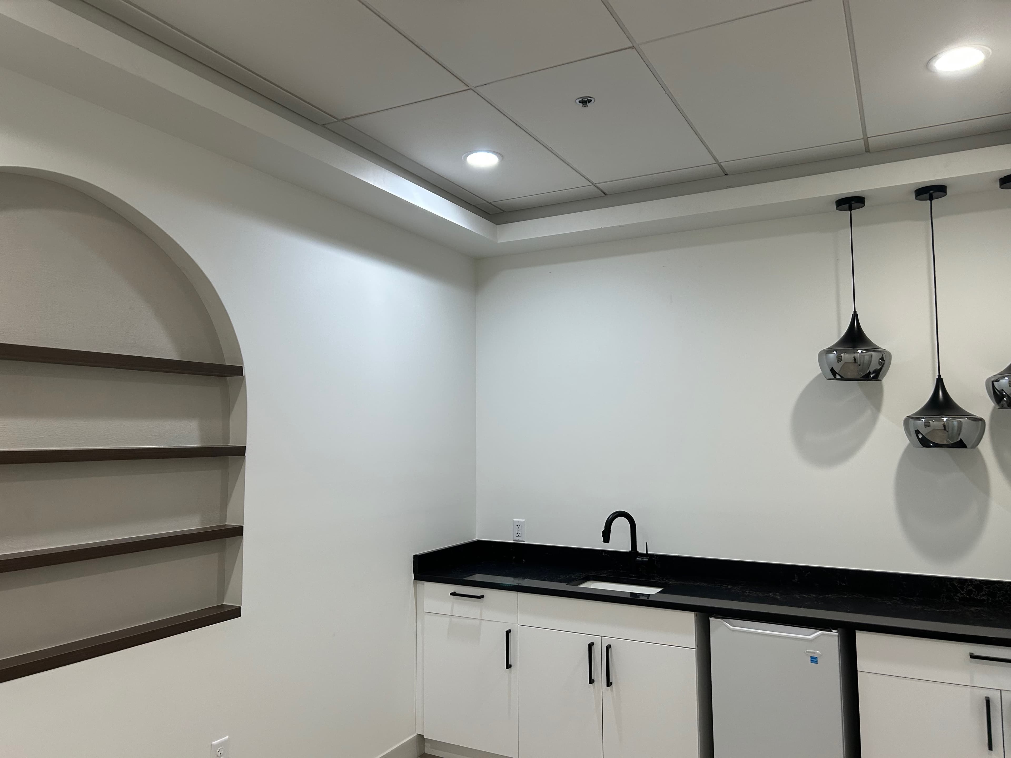 The Luxe & Lads Room - Image 6